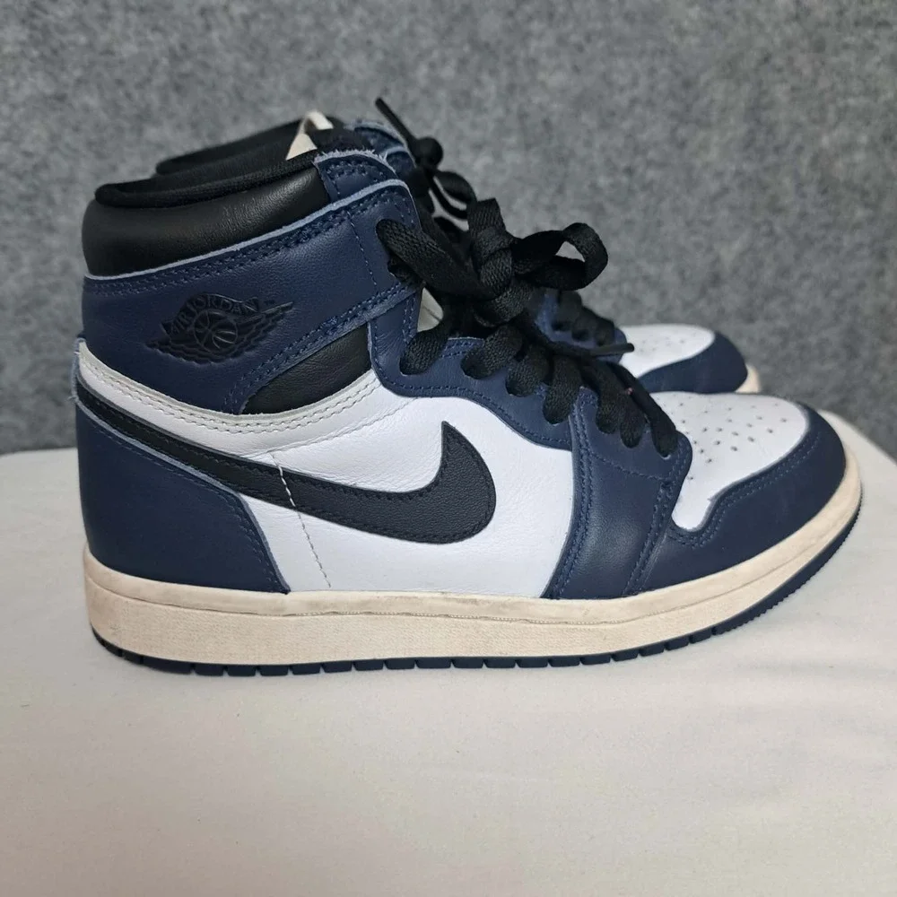 Jordan Kids High-Top Sneakers in Navy, White, Black